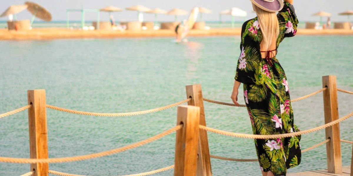 Une Magnifique Photo Dun Touriste Sur Lune Des Plages De Hourghada