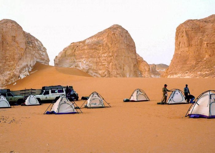 Une Photo De Camping Dans Loasis De Bahariya