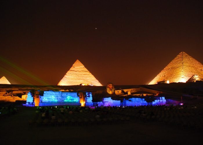 Une Superbe Photo Du Spectacle Son Et Lumiere Aux Pyramides De Gizeh