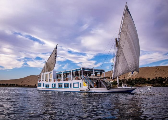 Une-magnifique-photo-de-Dahabiya-sur-le-Nil